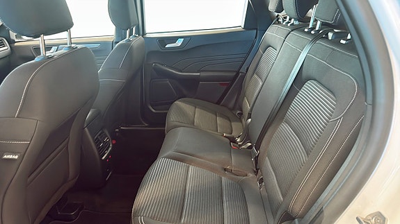 Ford Kuga 5 of 9