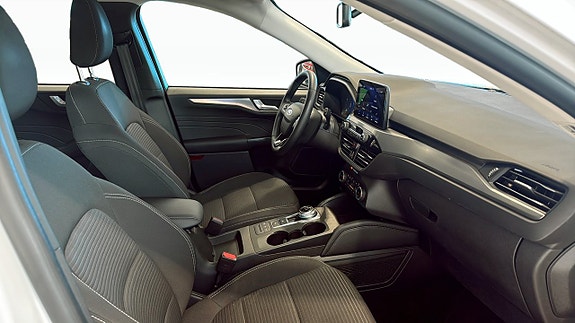 Ford Kuga 3 of 9