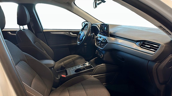 Ford Kuga 3 of 16