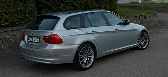 BMW 320d 2 of 5