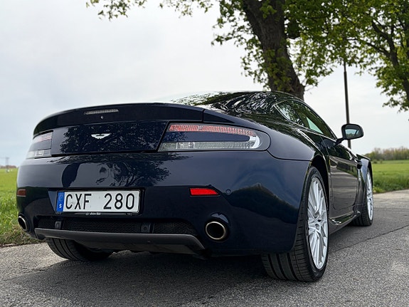 Aston Martin Vantage 5 of 5