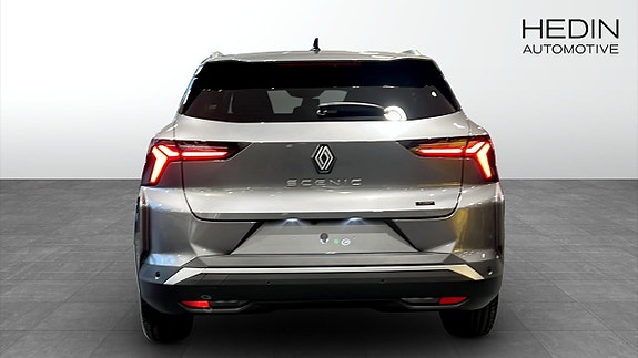 Renault Scenic E-Tech 7 of 12