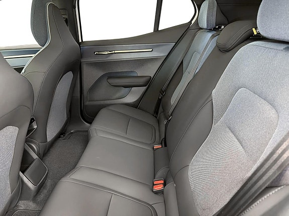 Volvo EX30 7 of 9