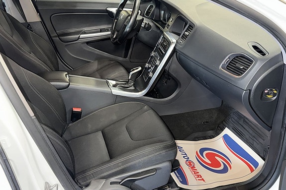 Volvo V60 7 of 8