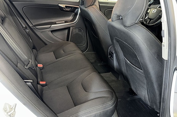 Volvo V60 8 of 8