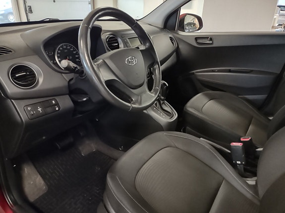 Hyundai i10 8 of 10