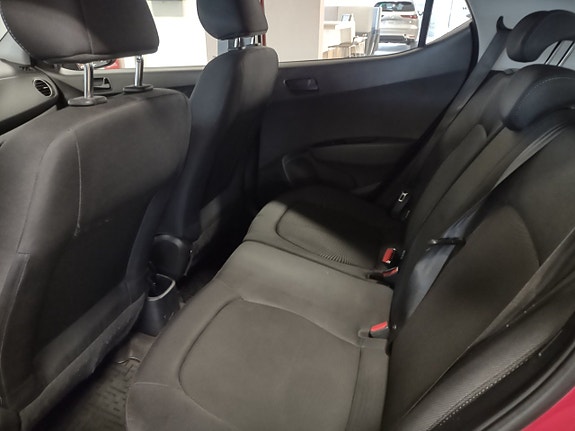 Hyundai i10 9 of 10