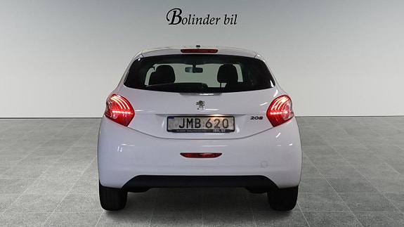 Peugeot 208 5 of 5
