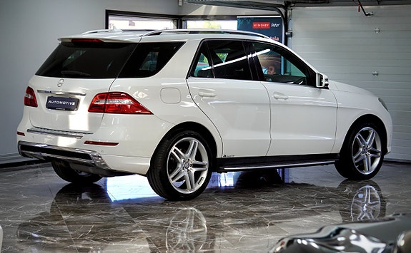 Mercedes-Benz ML350 5 of 5