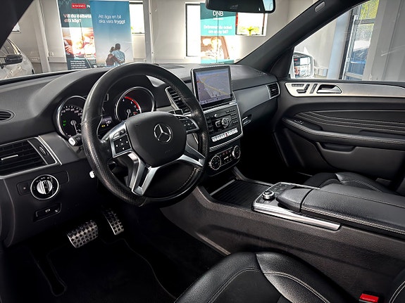 Mercedes-Benz ML350 17 of 20