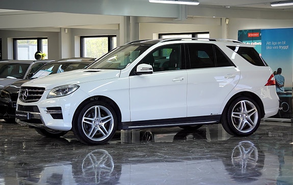 Mercedes-Benz ML350 4 of 5