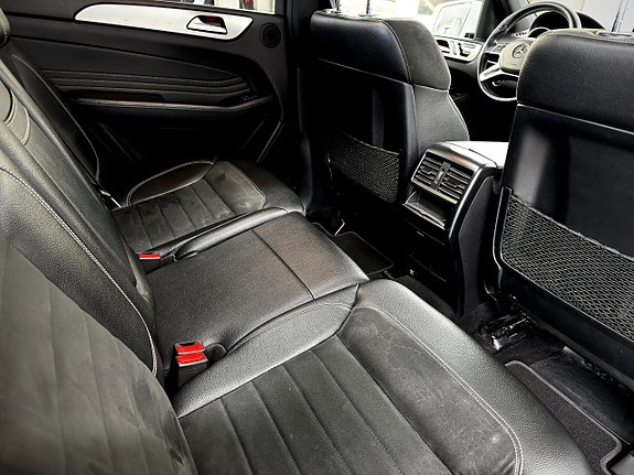 Mercedes-Benz ML350 18 of 20