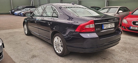 Volvo S80 4 of 5