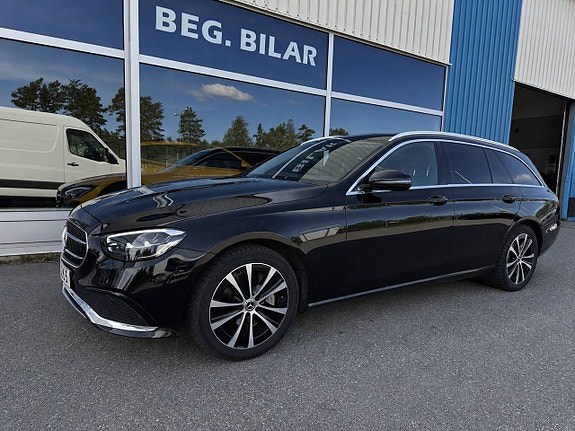 Mercedes-Benz E300 3 of 5