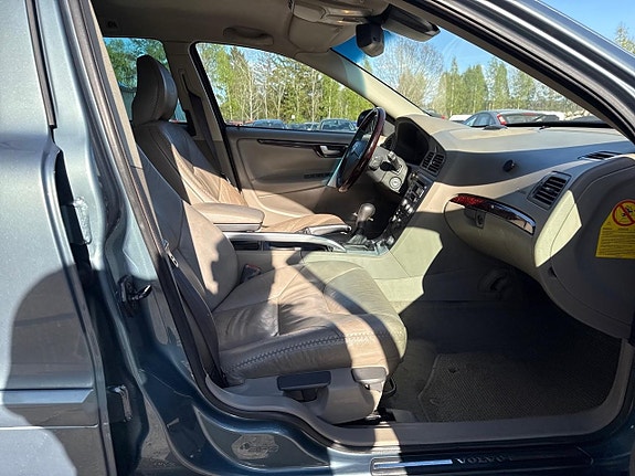 Volvo XC70 17 of 22