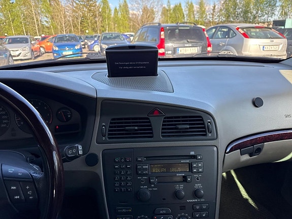 Volvo XC70 11 of 22