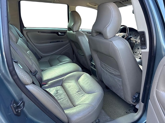 Volvo XC70 14 of 22