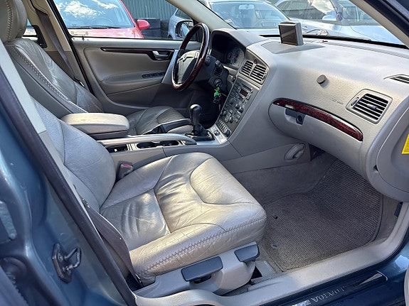 Volvo XC70 16 of 22