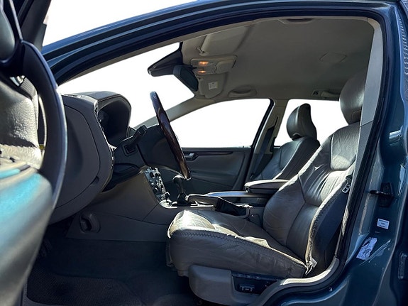 Volvo XC70 15 of 22