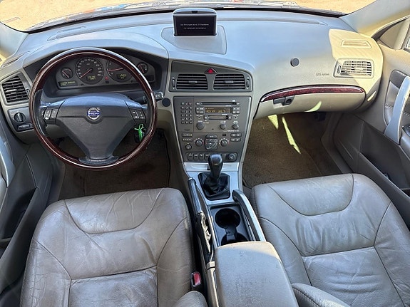 Volvo XC70 13 of 22