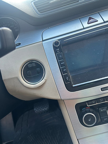 Volkswagen Passat CC 4 of 5