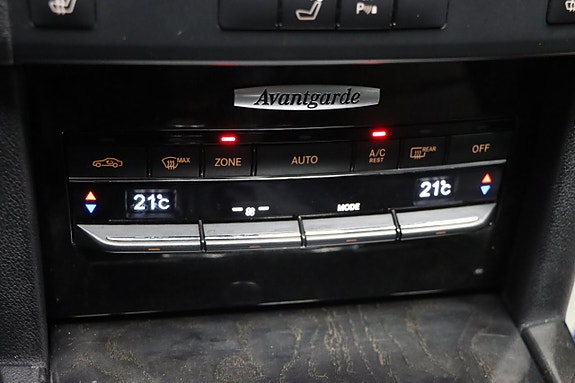 Mercedes-Benz E200 15 of 18