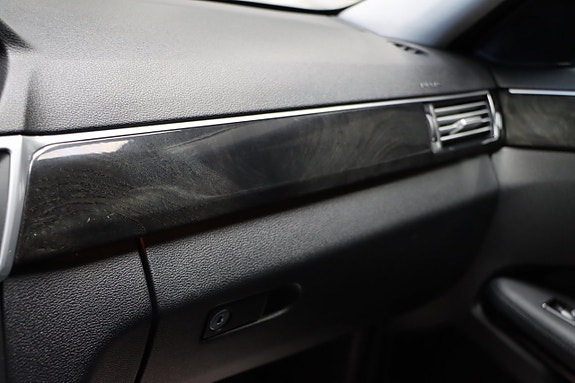 Mercedes-Benz E200 18 of 18