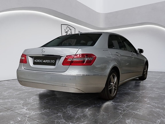 Mercedes-Benz E200 5 of 5