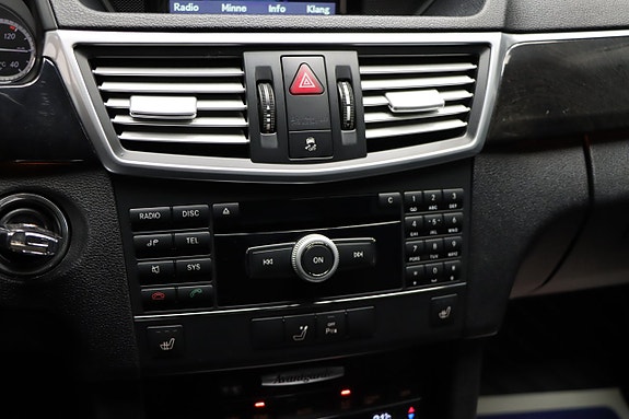 Mercedes-Benz E200 16 of 18
