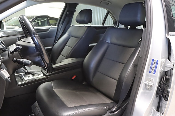 Mercedes-Benz E200 11 of 18