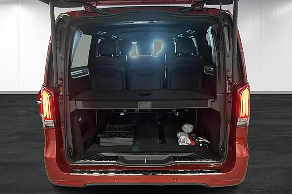 Mercedes-Benz V300 d 14 of 15