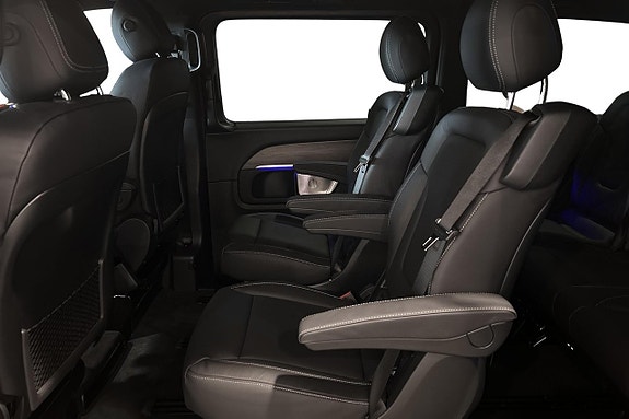 Mercedes-Benz V300 d 10 of 15