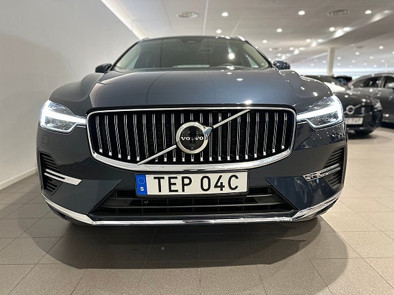 Volvo XC60 2 of 5