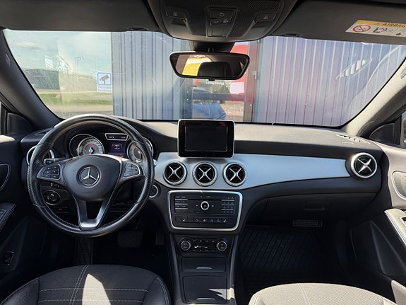 Mercedes-Benz CLA250 14 of 22