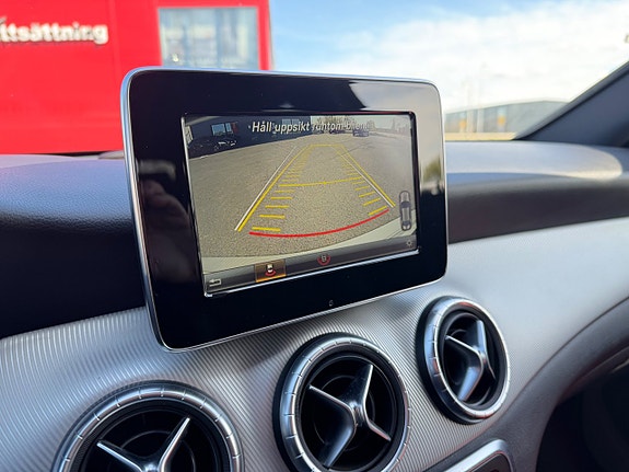 Mercedes-Benz CLA250 22 of 22