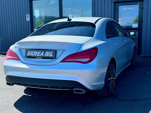 Mercedes-Benz CLA250 10 of 22