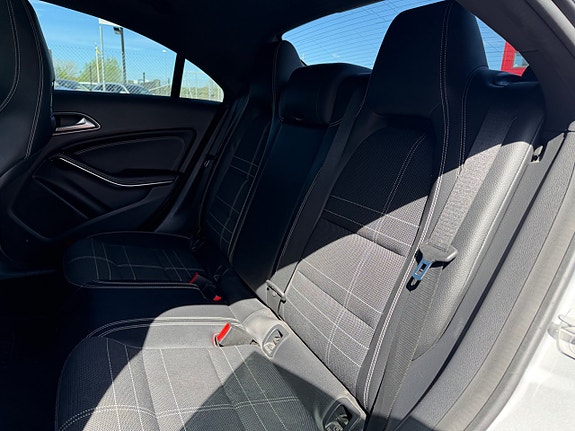 Mercedes-Benz CLA250 19 of 22