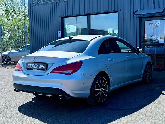 Mercedes-Benz CLA250 11 of 22