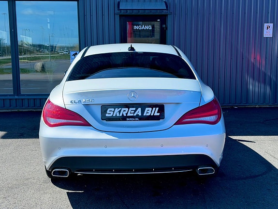 Mercedes-Benz CLA250 9 of 22