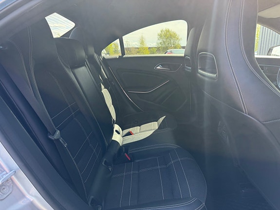Mercedes-Benz CLA250 20 of 22