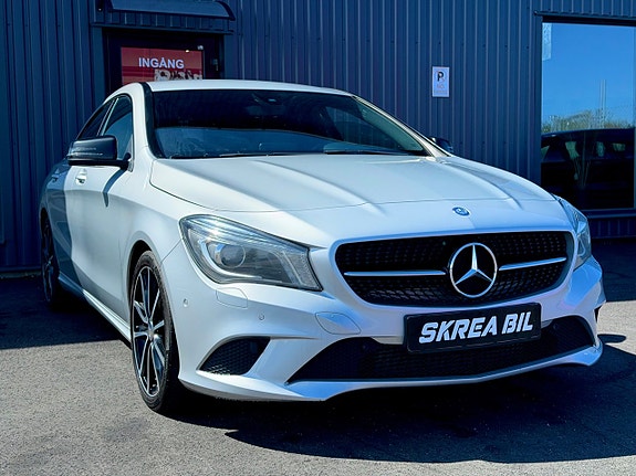 Mercedes-Benz CLA250 3 of 5