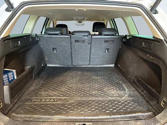 Volkswagen Passat Alltrack 11 of 19
