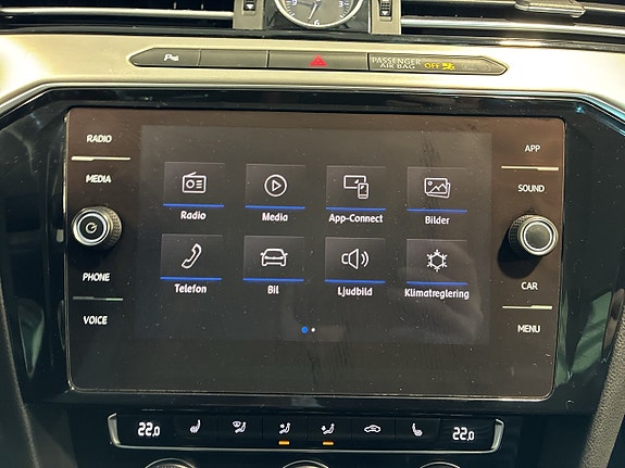 Volkswagen Passat Alltrack 14 of 19