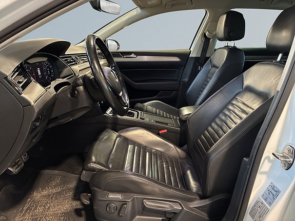 Volkswagen Passat Alltrack 5 of 5