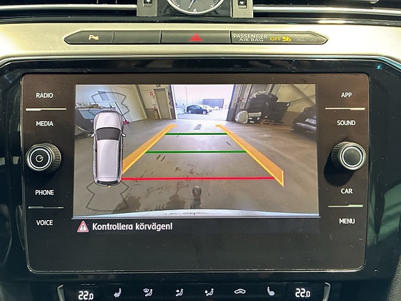 Volkswagen Passat Alltrack 15 of 19