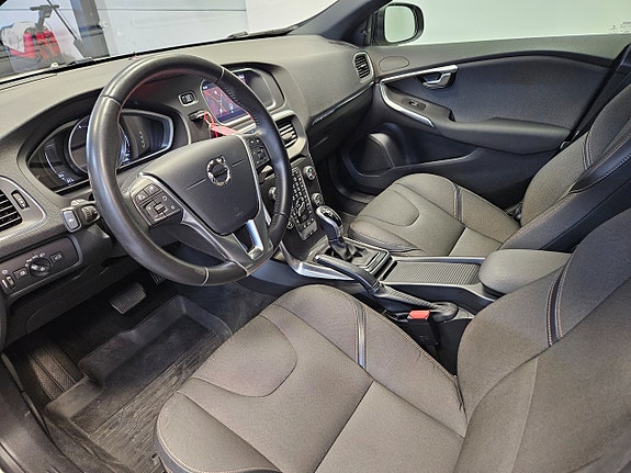 Volvo V40 Cross Country 11 of 29