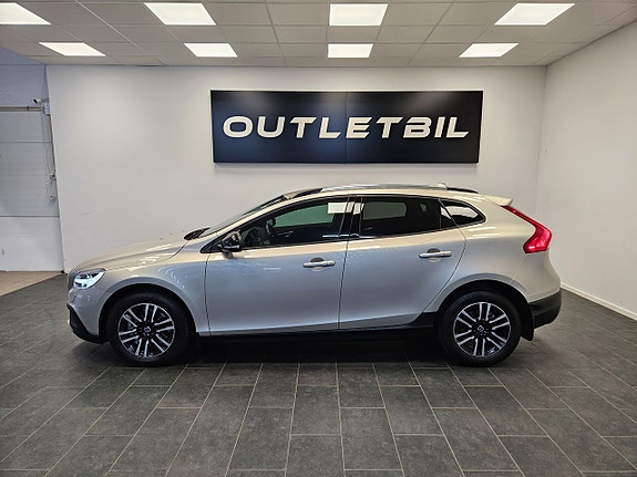 Volvo V40 Cross Country 2 of 29