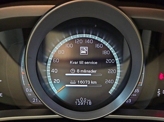 Volvo V40 Cross Country 22 of 29