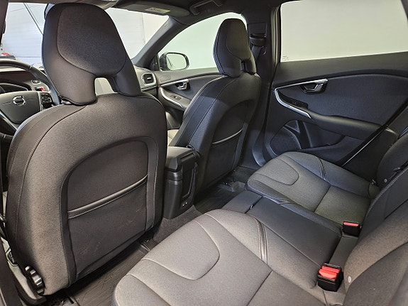 Volvo V40 Cross Country 15 of 29