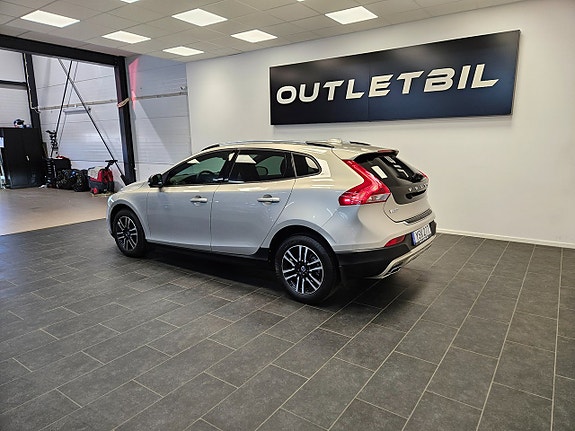 Volvo V40 Cross Country 8 of 29